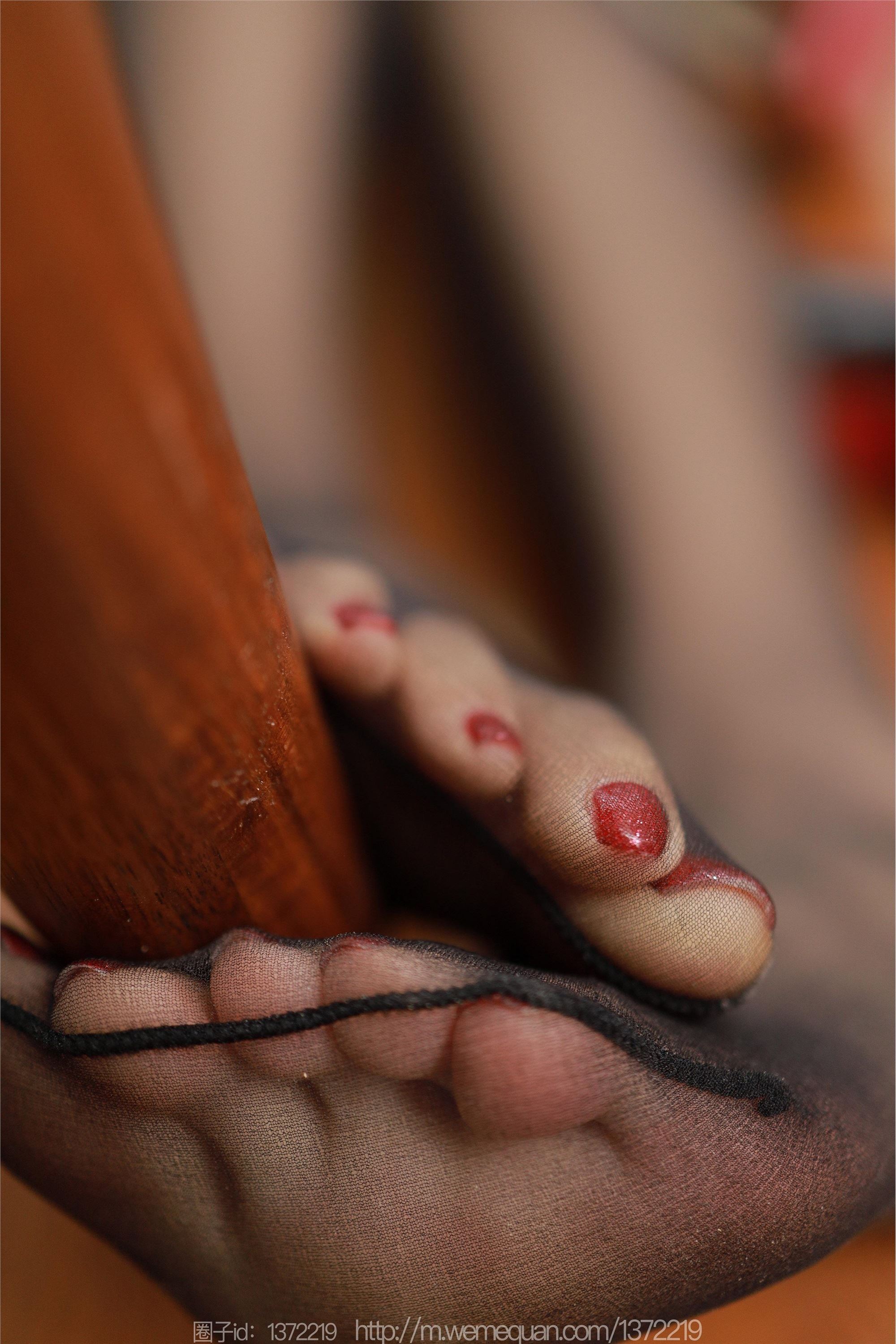 IESS异思趣向  2023.02.15 丝享家 1362 美子《桌底游戏》